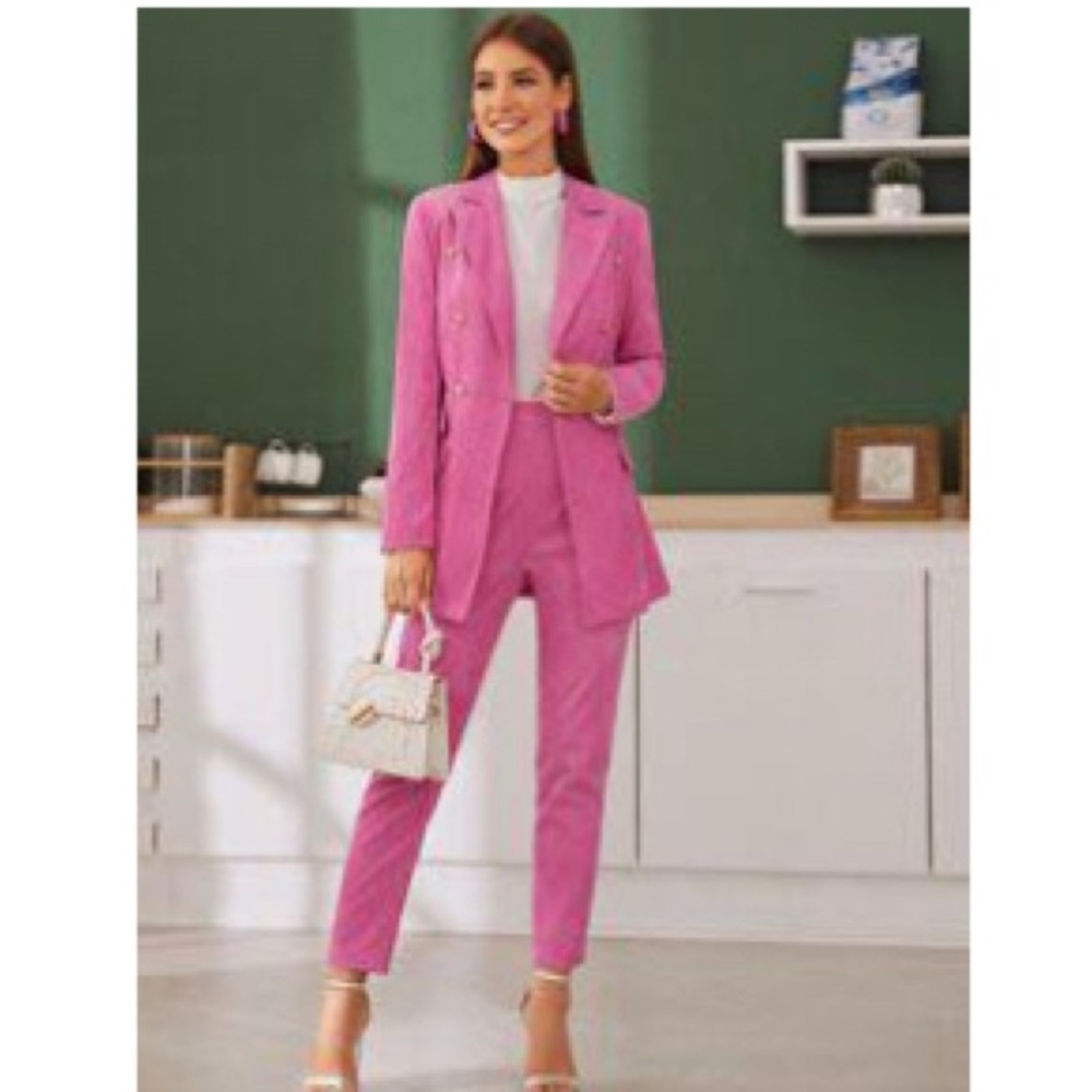 Chic Women's Pink Pantsuit
